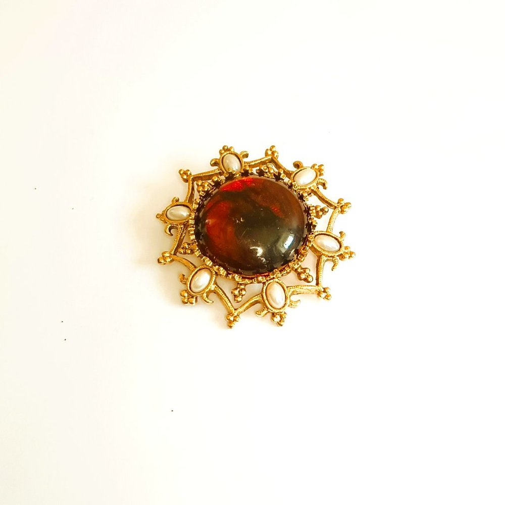 1928 Gold Pearl Brooch with Brown Iridescent Cabochon Center Jewelry Made in USA